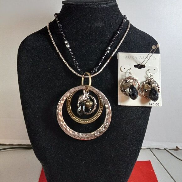 NWT Laura Ashley  Multiple Metals, Shapes and Beads Necklace & Earrings - Picture 1 of 7